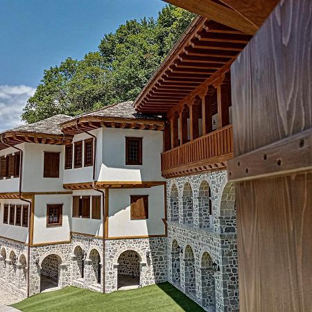 Guest Mansion, Гостински Палат Rostusa Exteriör bild