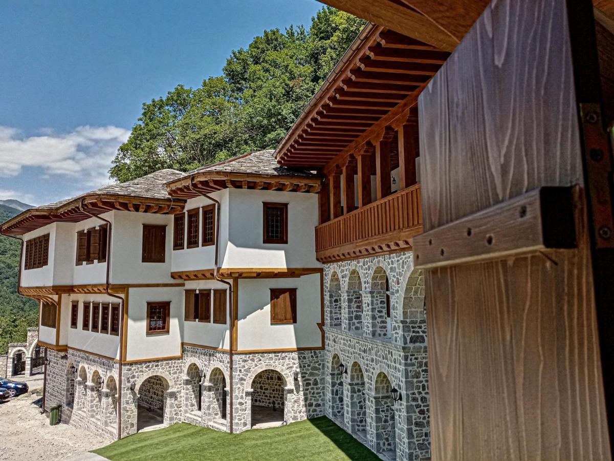 Guest Mansion, Гостински Палат Rostusa Exteriör bild