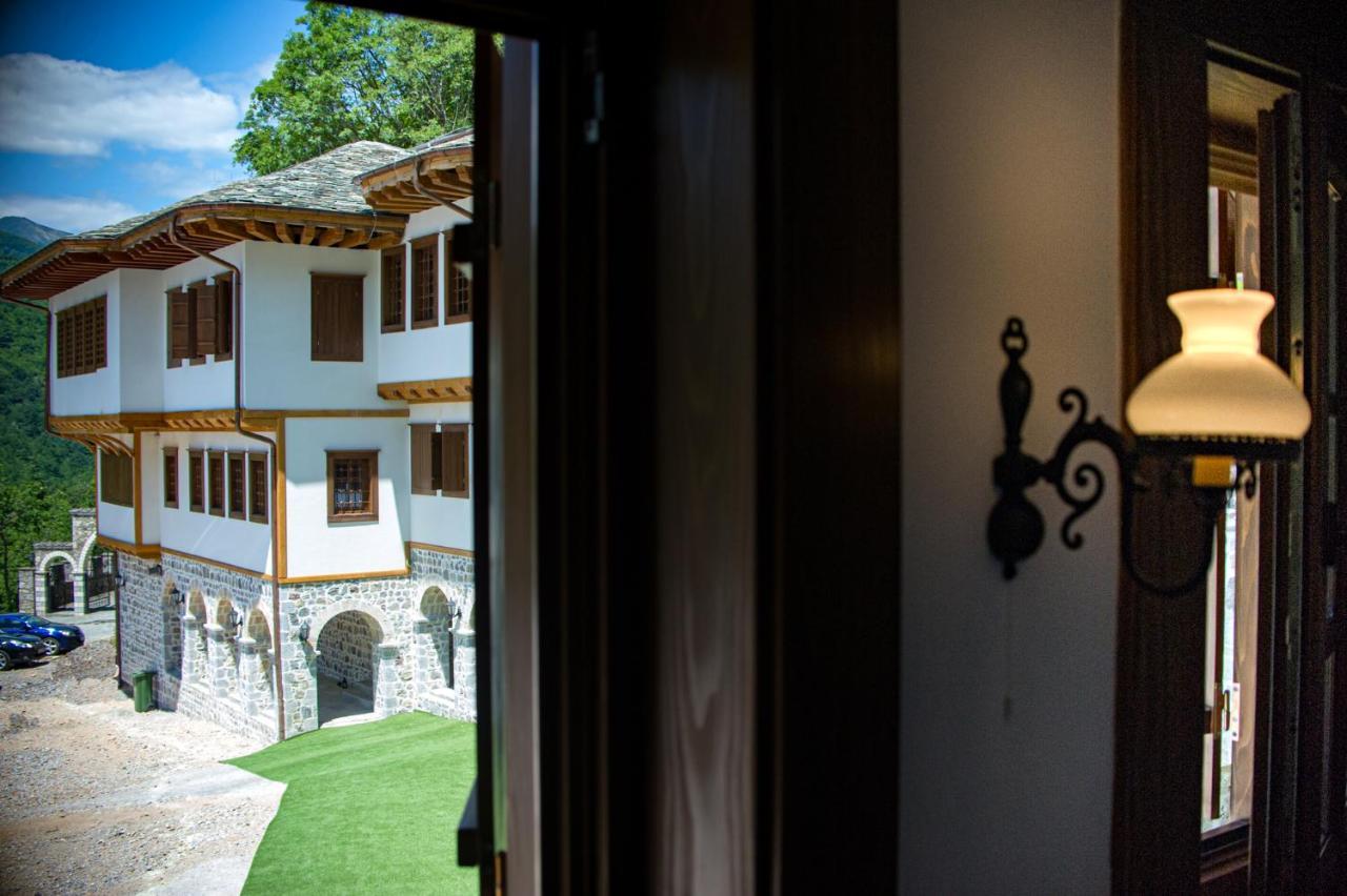 Guest Mansion, Гостински Палат Rostusa Exteriör bild