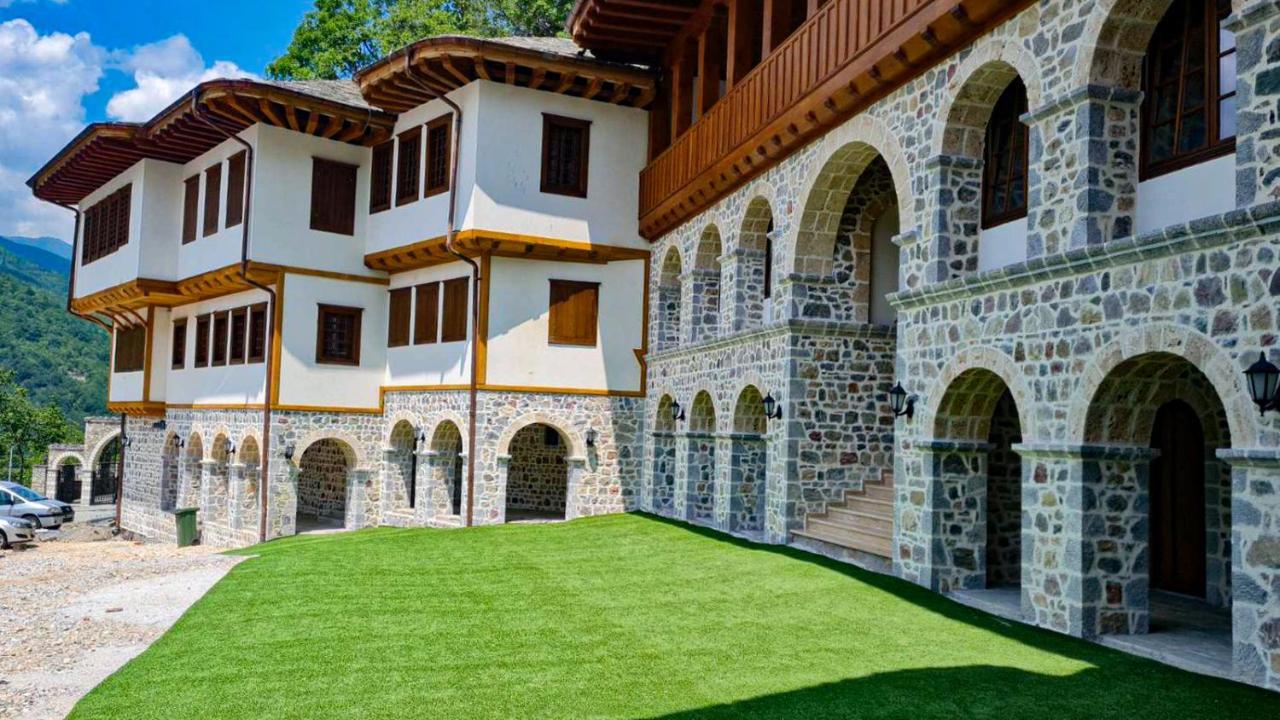 Guest Mansion, Гостински Палат Rostusa Exteriör bild