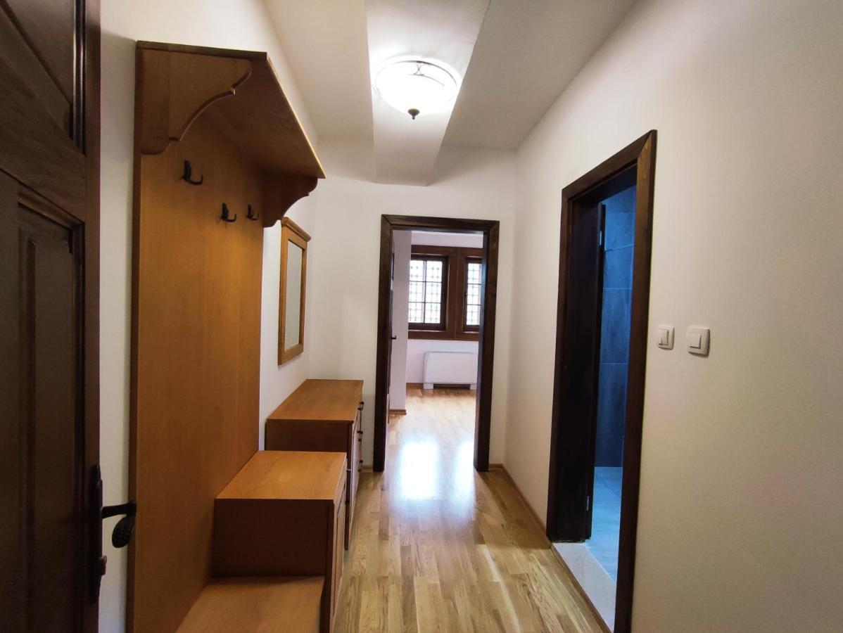 Guest Mansion, Гостински Палат Rostusa Exteriör bild