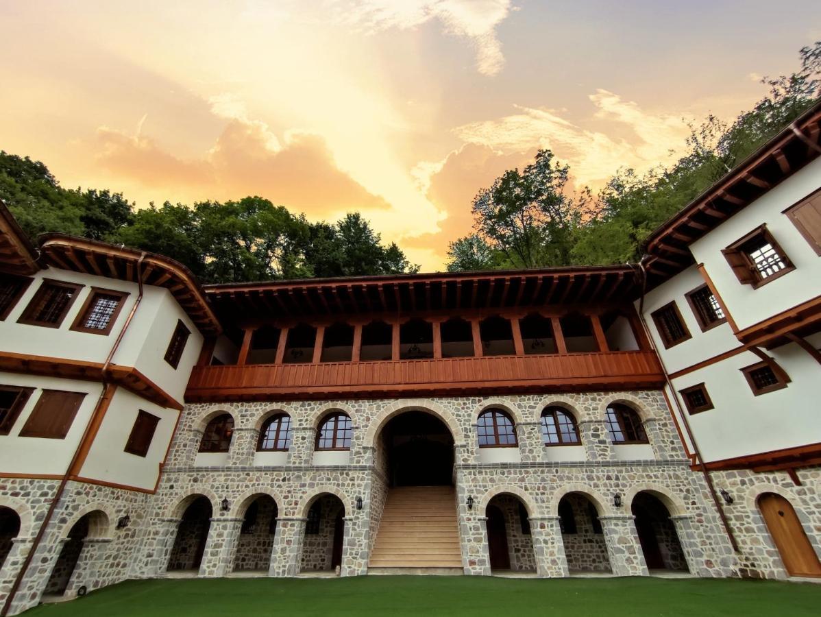 Guest Mansion, Гостински Палат Rostusa Exteriör bild