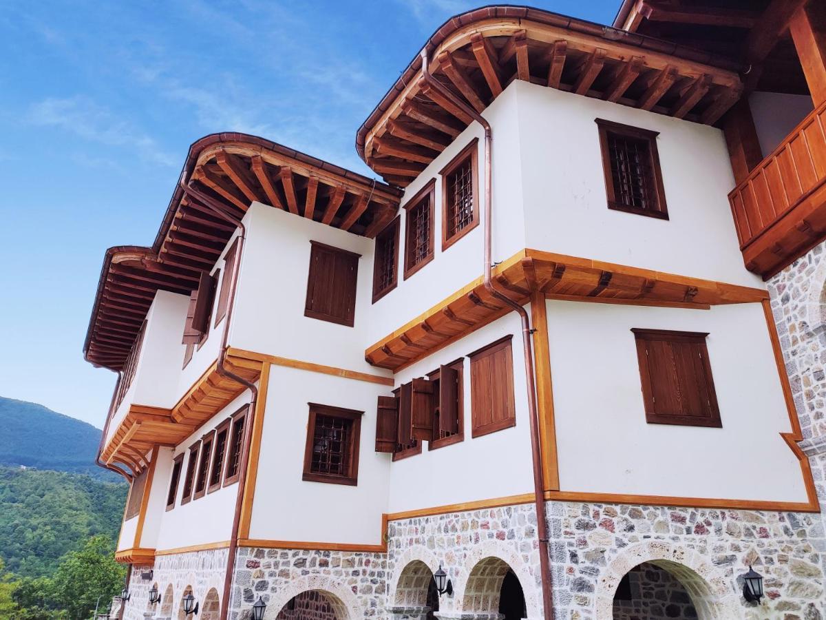 Guest Mansion, Гостински Палат Rostusa Exteriör bild