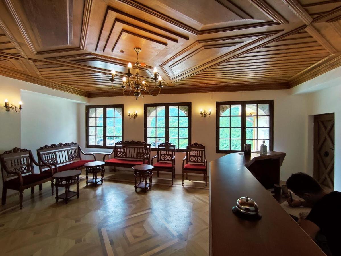 Guest Mansion, Гостински Палат Rostusa Exteriör bild