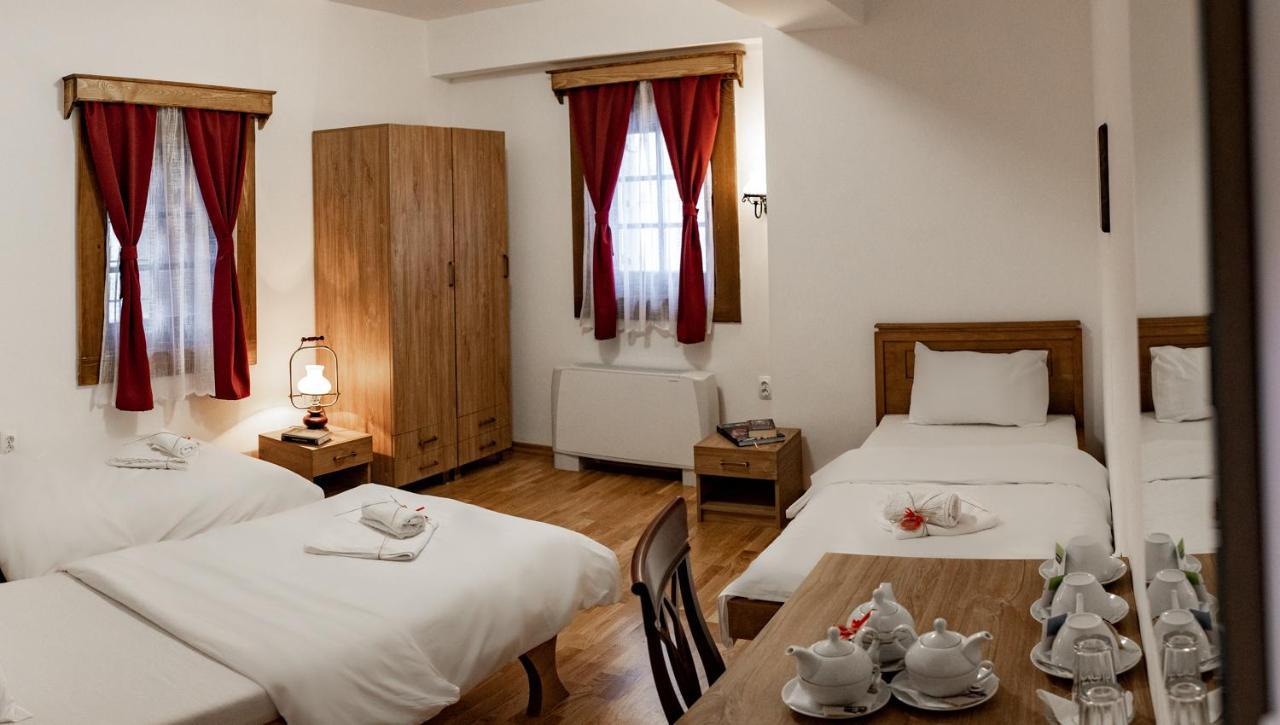 Guest Mansion, Гостински Палат Rostusa Exteriör bild