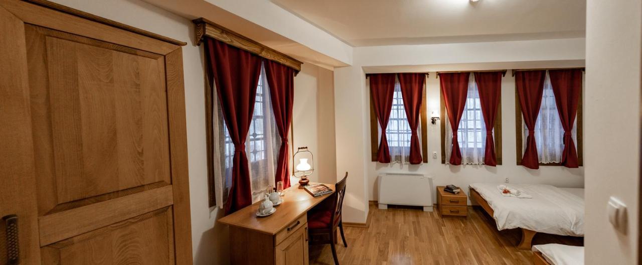 Guest Mansion, Гостински Палат Rostusa Exteriör bild